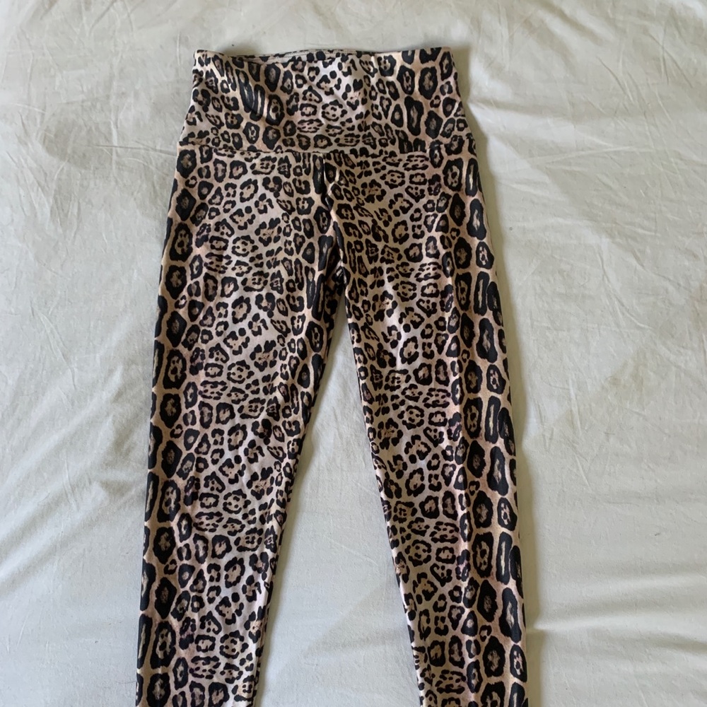 Onzie leopard print work-out leggings